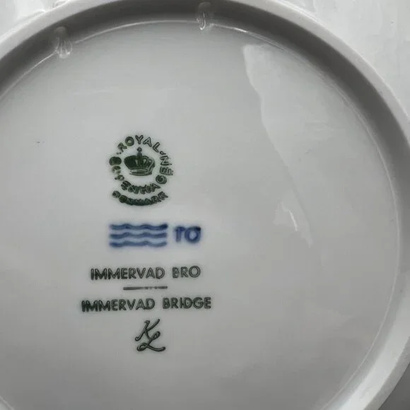 Royal Copenhagen 1977 Christmas Plate - Picture 4 of 4